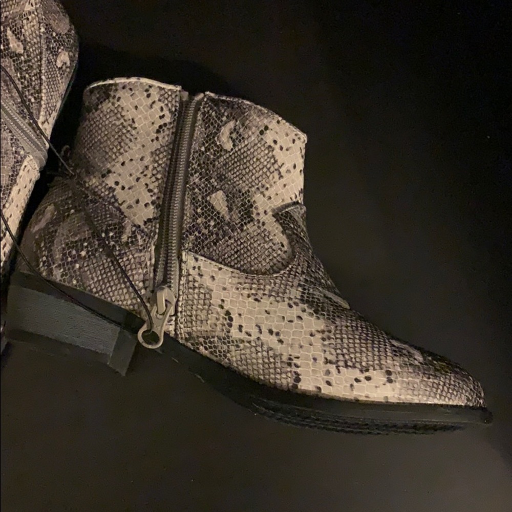 Girls Graciela Snake Print Western Ankle Boots - Picture 6 of 11